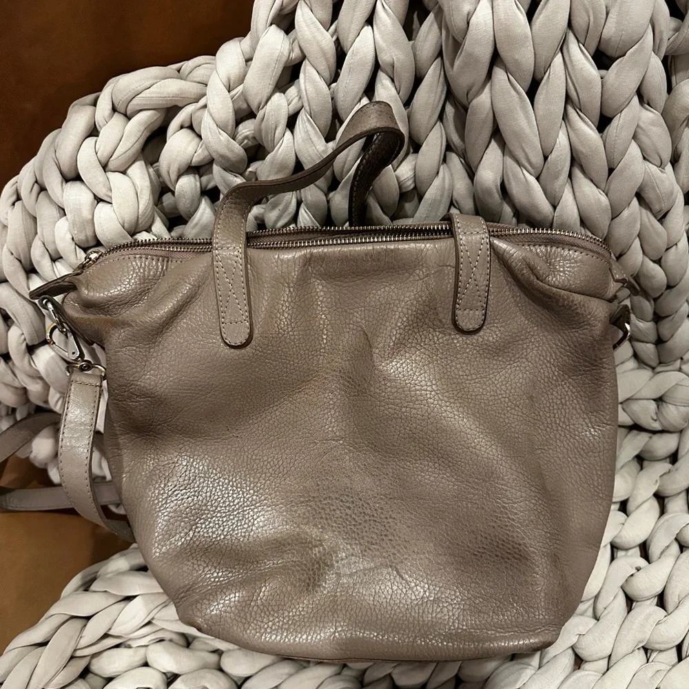 Cuyana Cross-Body Tote - Picture 12 of 13